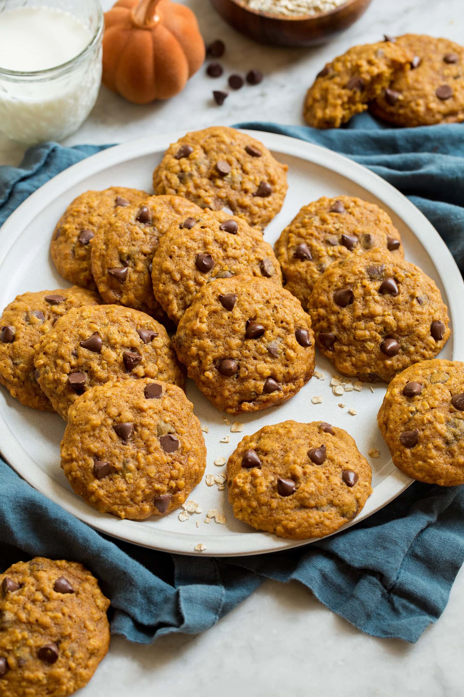 Pumpkin Oatmeal Chocolate Chip Cookies