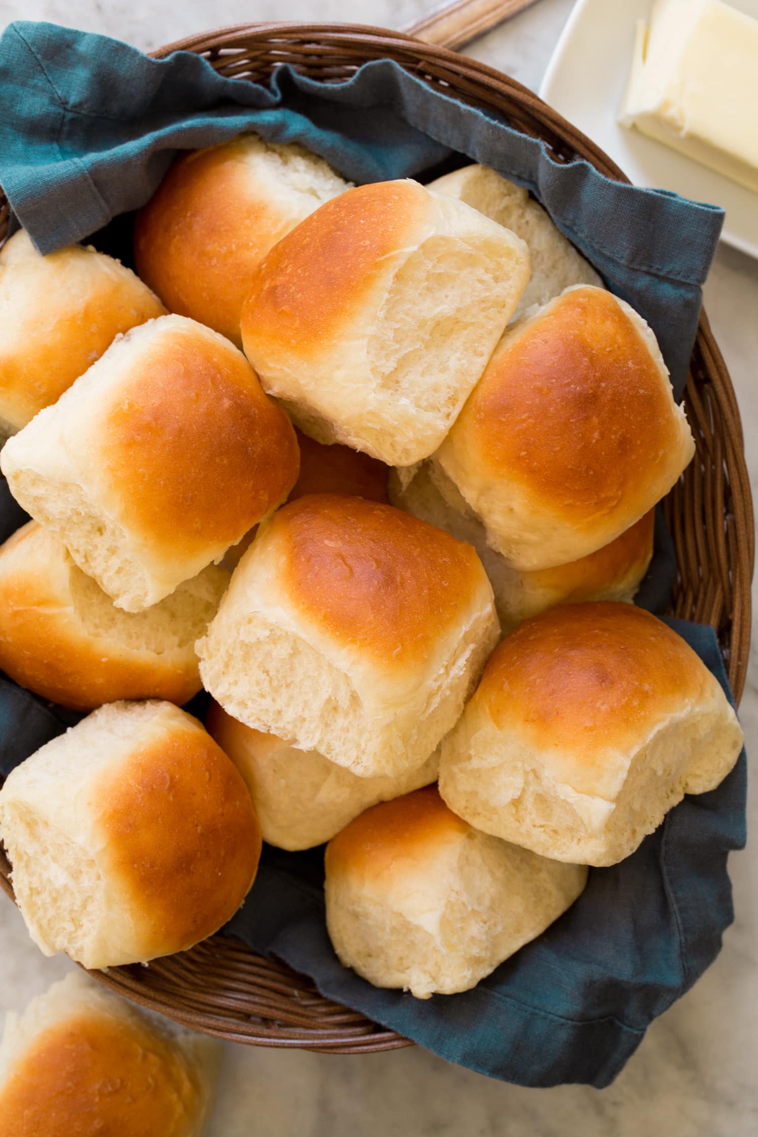 Easy One-Hour Dinner Rolls