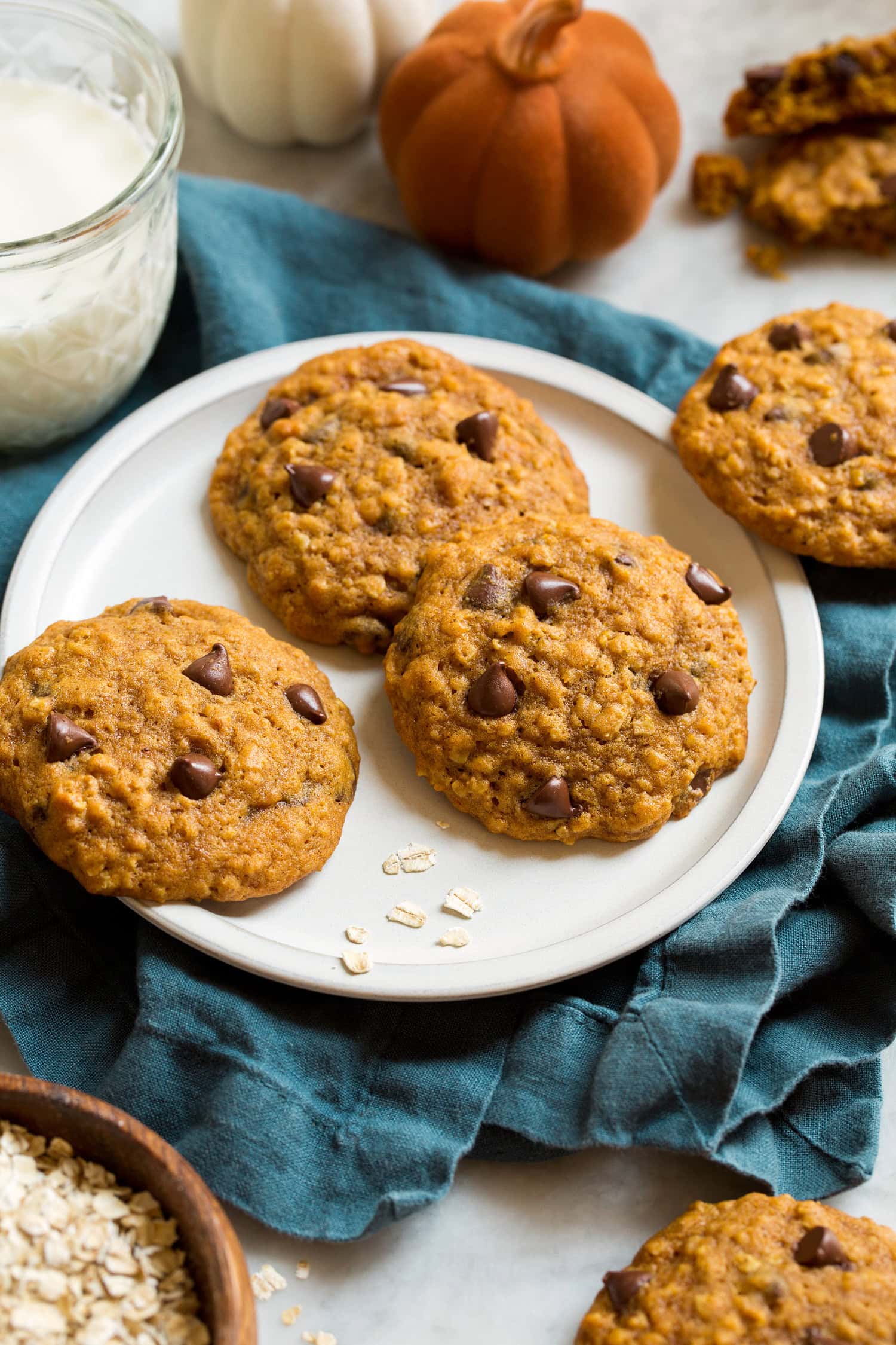 Pumpkin Oatmeal Chocolate Chip Cookies