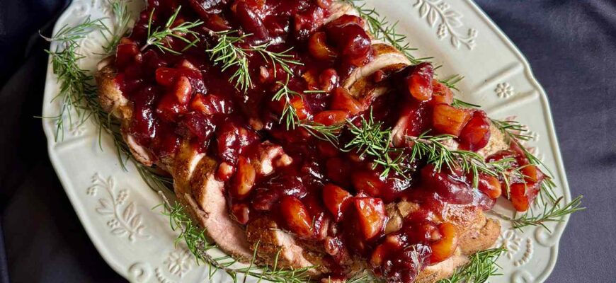 Pork Tenderloins with Cranberries, Walnuts, and Dried Fruit