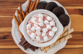 This 2-Ingredient Hot Chocolate Dip Recipe Is a Must-Make This Cozy Season