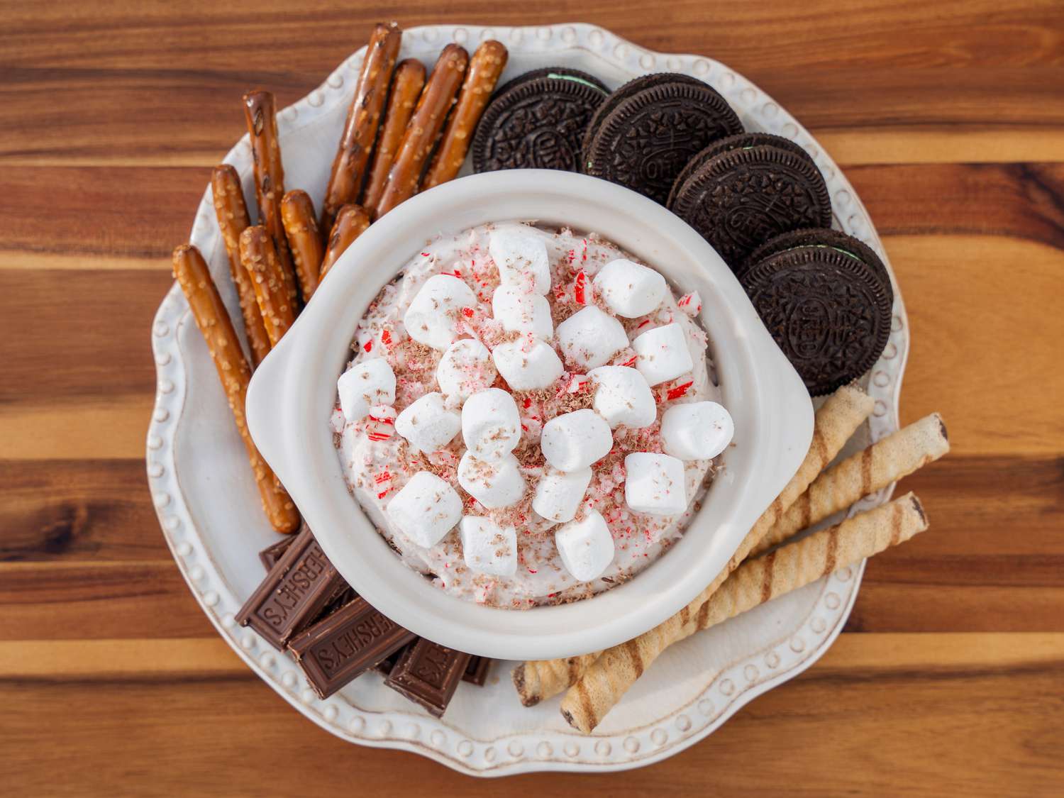 This 2-Ingredient Hot Chocolate Dip Recipe Is a Must-Make This Cozy Season