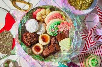 How to Craft and Send the Perfect Holiday Cookie Tin