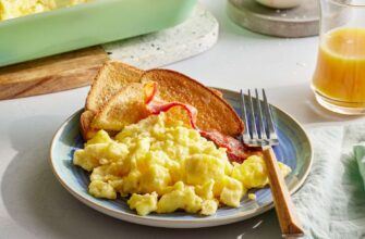 When to Add Salt to Scrambled Eggs, According to Experts