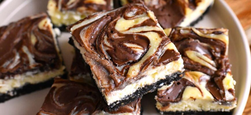 Nutella Swirl Cheesecake Bars