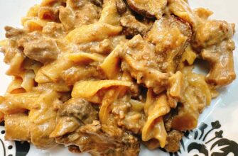 Slow Cooker Ground Beef Stroganoff