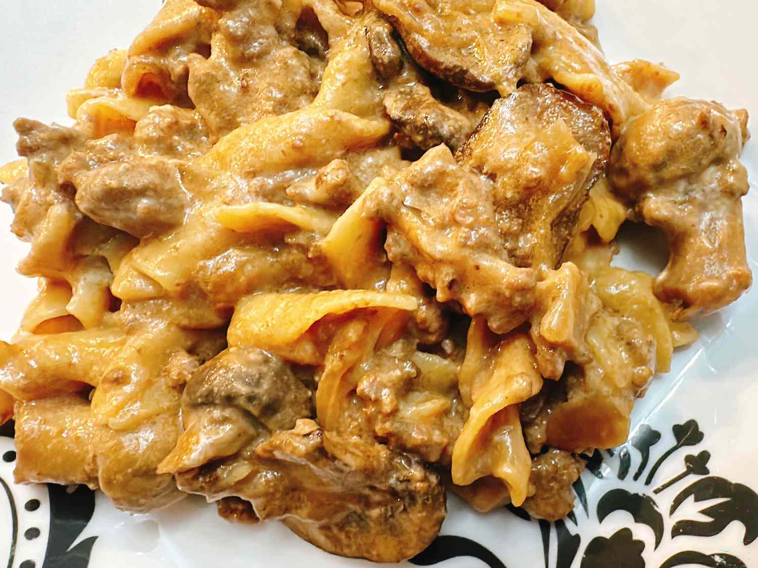 Slow Cooker Ground Beef Stroganoff