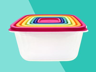 The Pioneer Woman’s Kitchen Storage Is Packed with Retro Tupperware Lookalikes—All Under $20