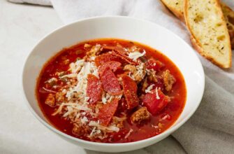 Pizza Soup Is the 30-Minute Weeknight Dinner of Your Dreams