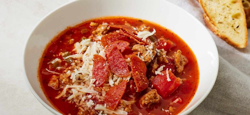 Pizza Soup Is the 30-Minute Weeknight Dinner of Your Dreams