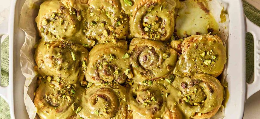 Pistachio Cream Cinnamon Rolls