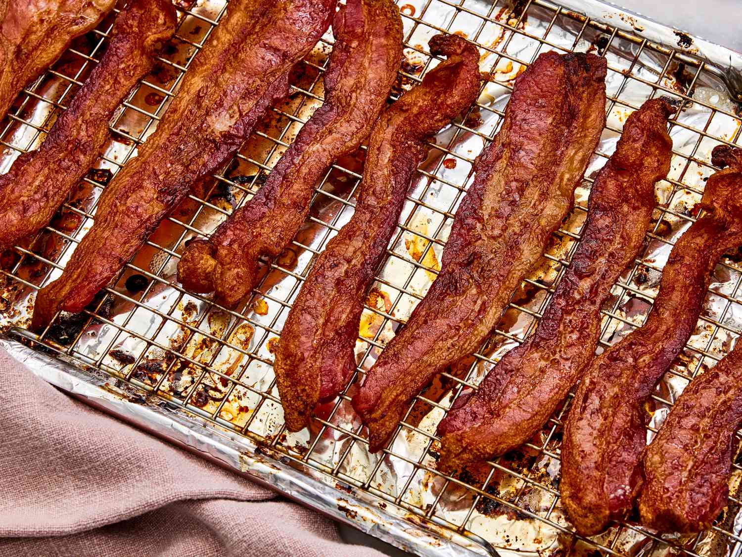 Toss Your Bacon Immediately If You Notice These Signs