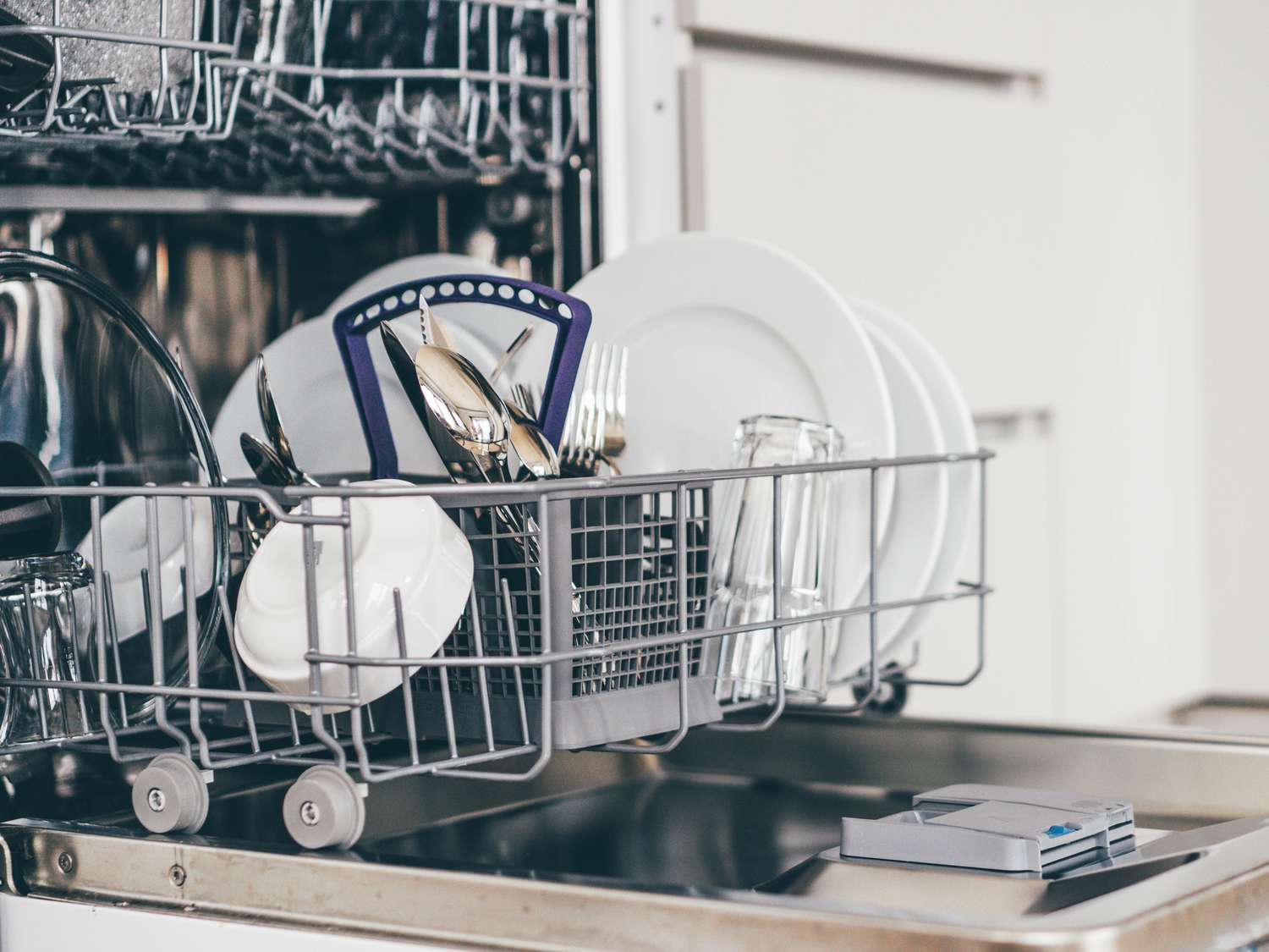 The Best Time to Run Your Dishwasher, According to Whirlpool