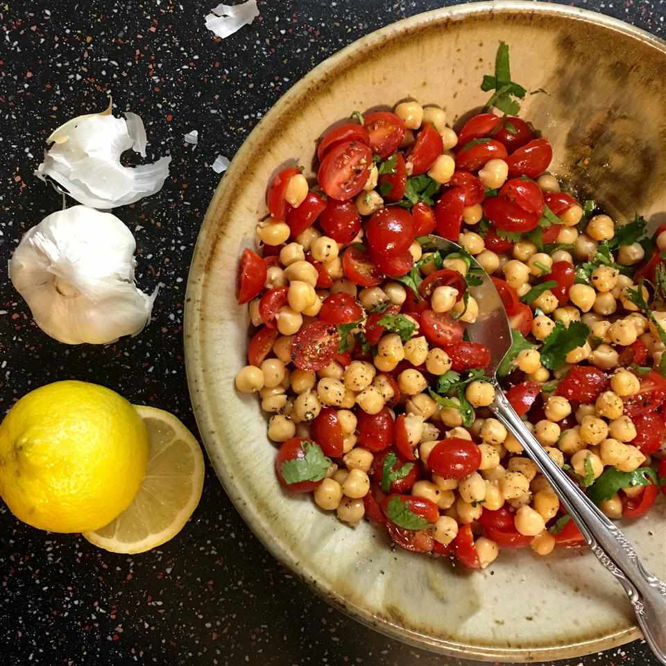 10 Speedy Recipes That Start With a Can of Chickpeas