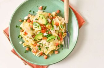 Easy Creamy Crockpot Chicken Enchilada Casserole