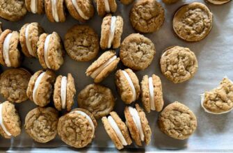 Tiny Oatmeal Cream Pies