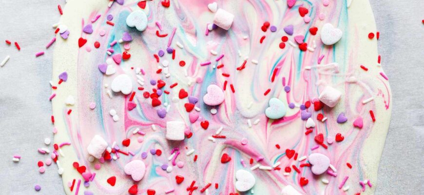 This 4-Ingredient Candy Recipe Is the Perfect Valentine’s Day Treat