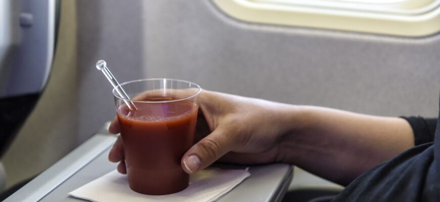 Why Do People Crave Tomato Juice on Airplanes?