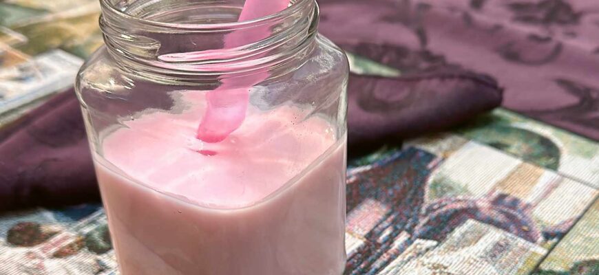 Homemade Strawberry Kefir