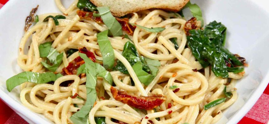 Creamy Sun-Dried Tomato and Spinach Pasta