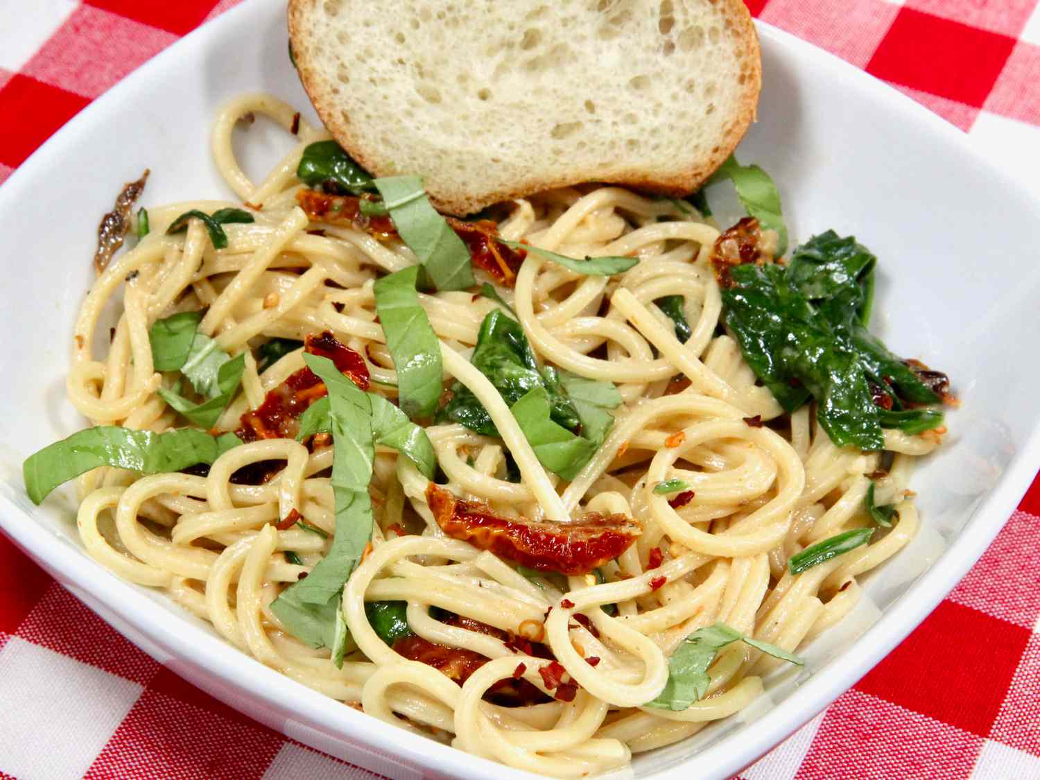 Creamy Sun-Dried Tomato and Spinach Pasta