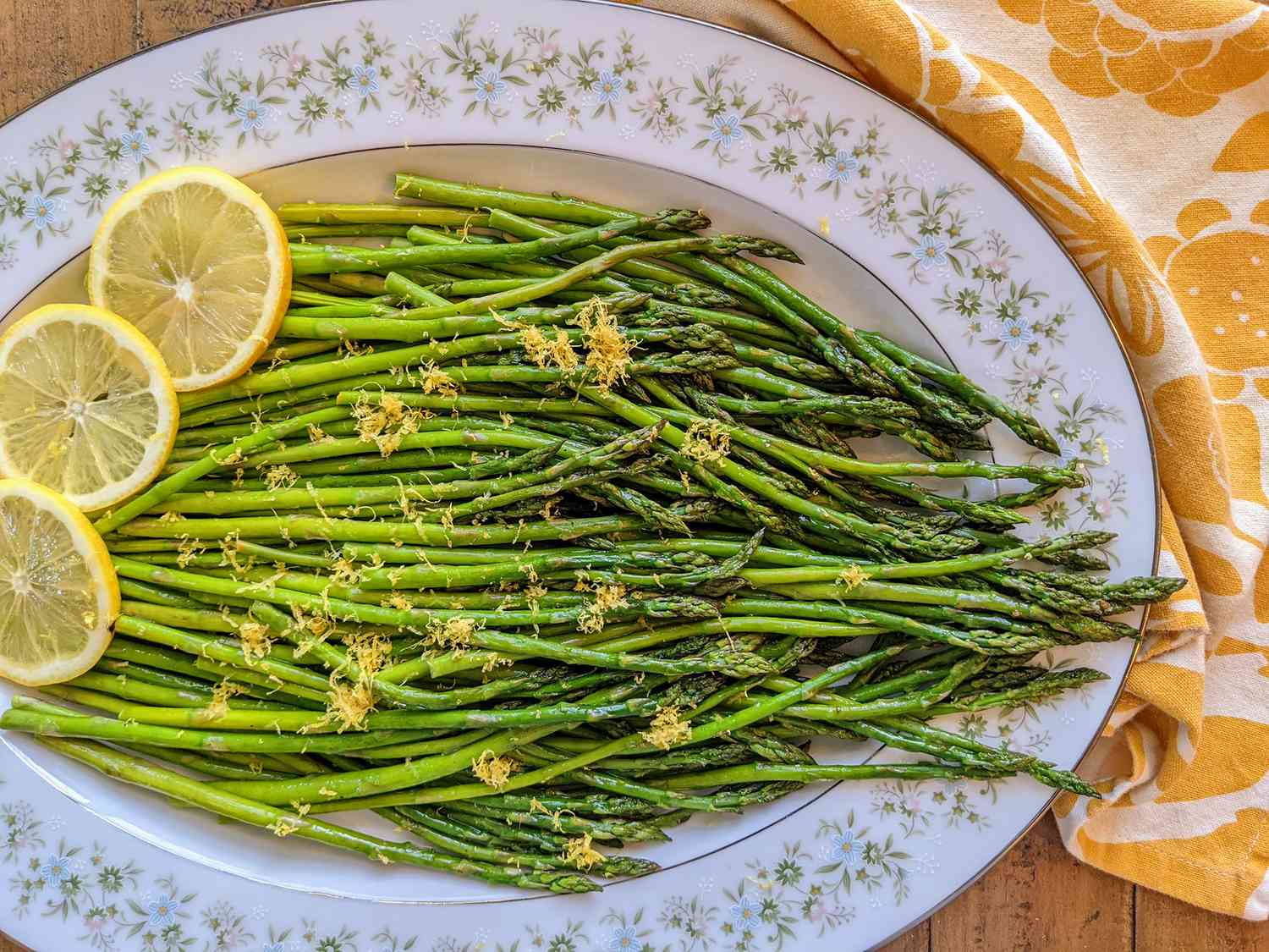 I Asked 5 Chefs for the Best Way to Cook Asparagus, and They All Agree This Is the Most Foolproof Way