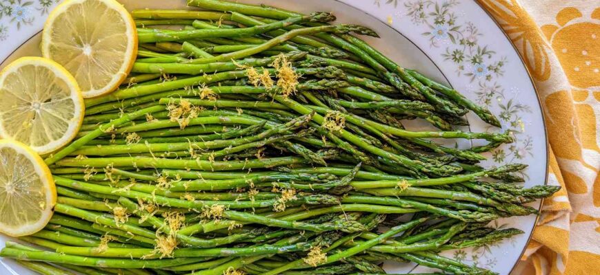 I Asked 5 Chefs for the Best Way to Cook Asparagus, and They All Agree This Is the Most Foolproof Way