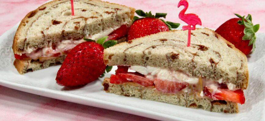 Cream Cheese and Peanut Butter Strawberry Sandwich