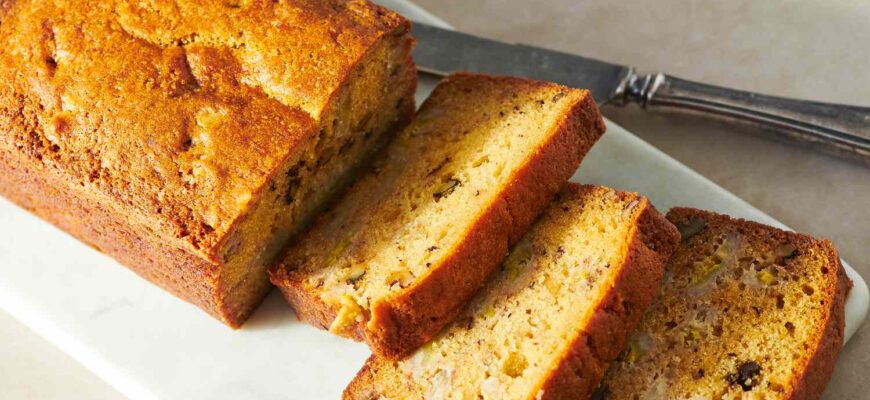 My Favorite Banana Bread Recipe Has a ‘Magic’ Secret Ingredient—And Over 10,000 5-Star Ratings