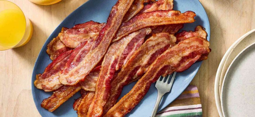 The Easiest, Mess-Free Way To Cook Perfectly Crispy Bacon