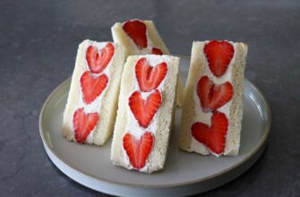 Strawberry Sando