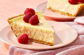 This Is the Easiest Way To Keep Cheesecake From Cracking in the Oven