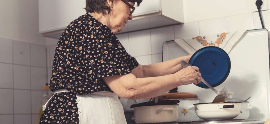 My Grandma’s 3-Ingredient Dinner Is Embarrassingly Simple, Yet So Delicious