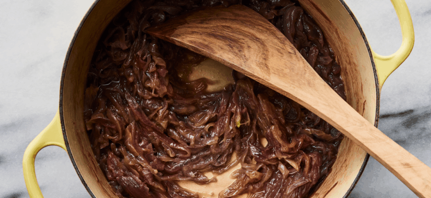 The Easiest Way to Make Caramelized Onions is 'Nearly Stirless'