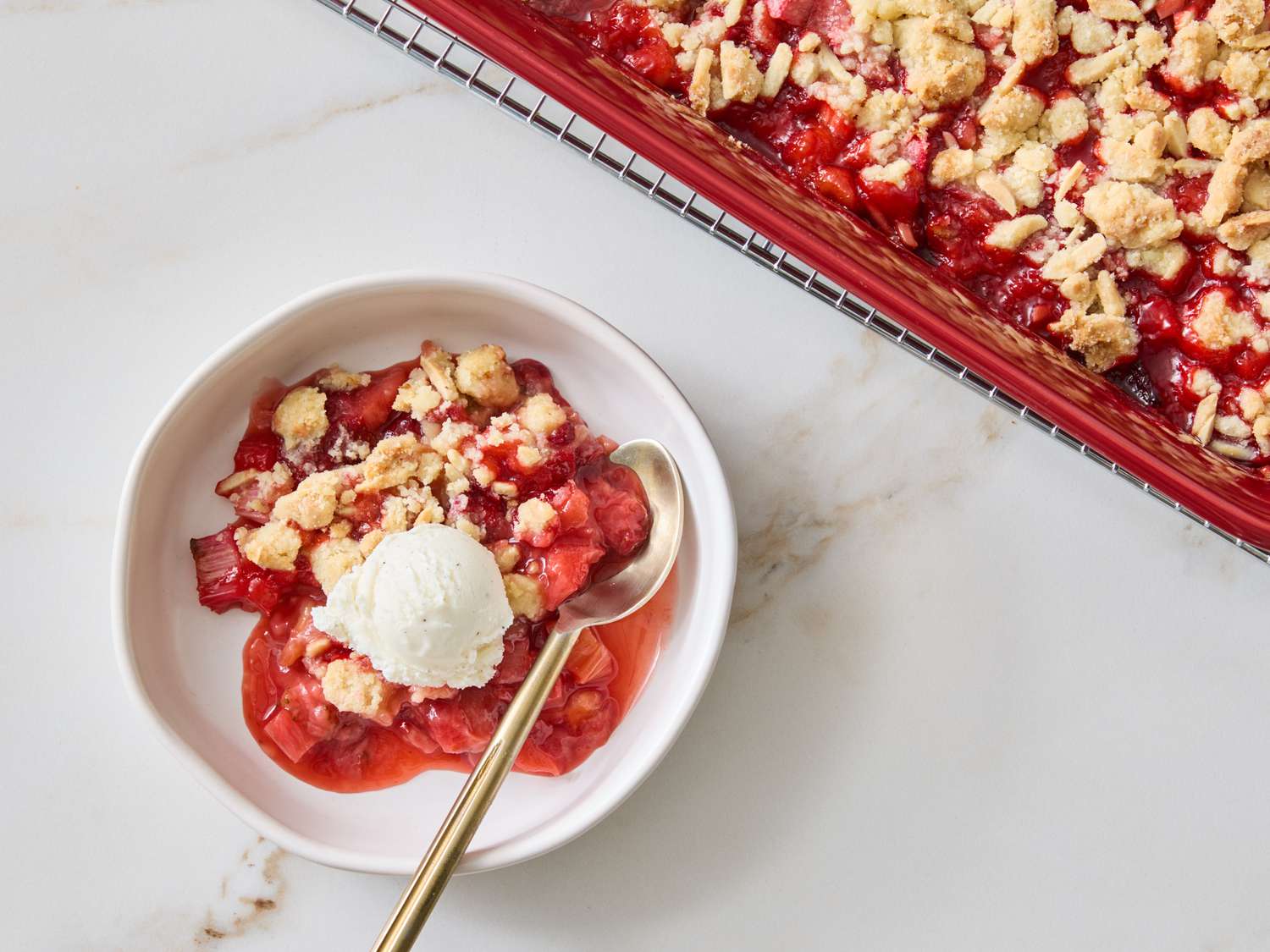 Strawberry Rhubarb Crumble