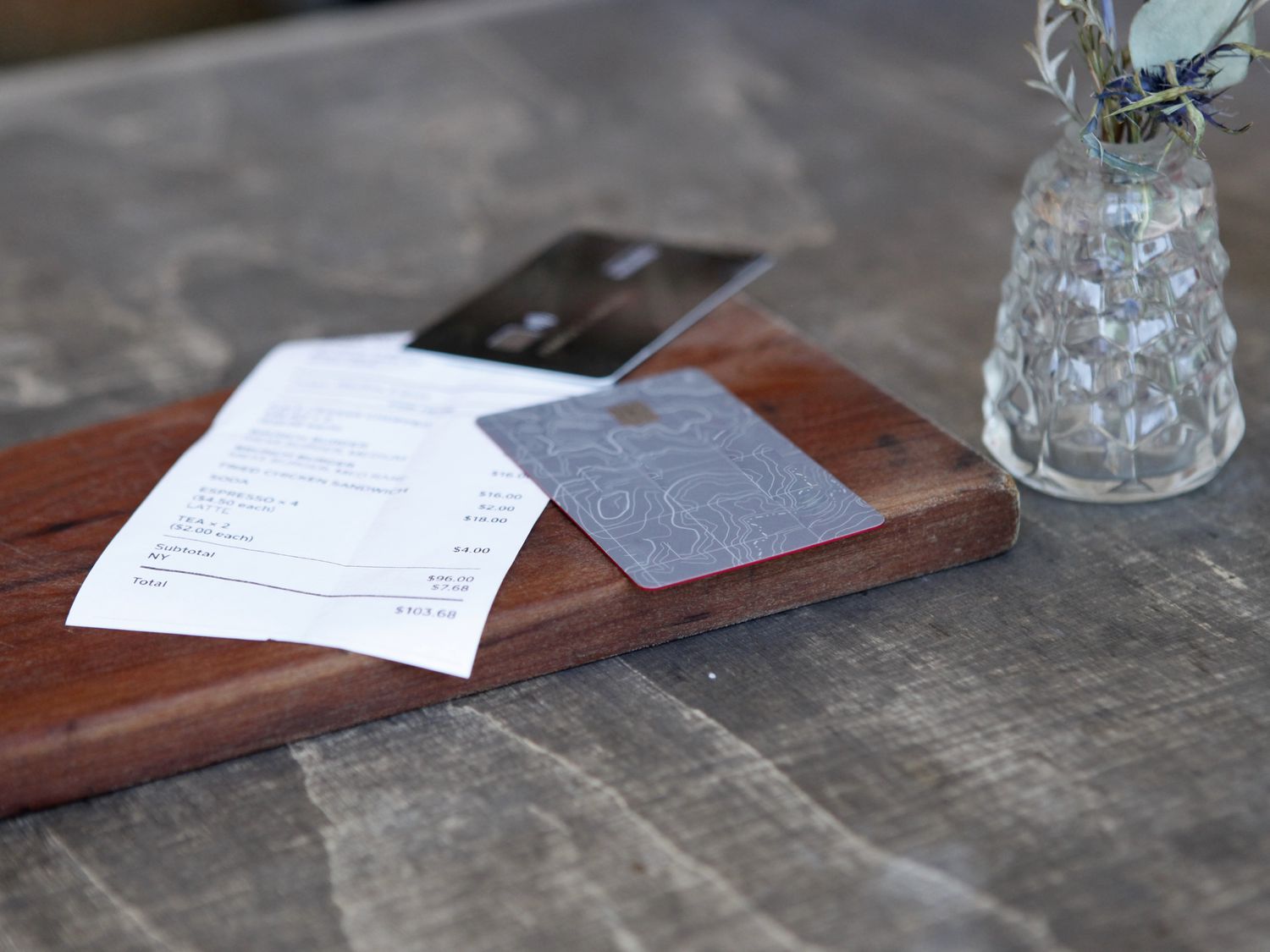 The Best Way to Split a Restaurant Check, According to Etiquette Experts