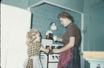 9 Bad Cooking Habits You Learned from Mom—And What to Do Instead