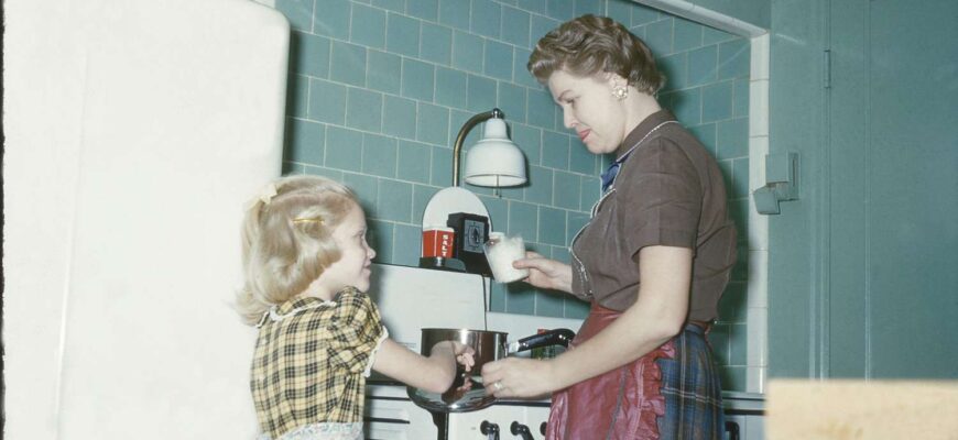 9 Bad Cooking Habits You Learned from Mom—And What to Do Instead