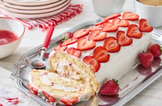 Strawberry Tiramisu Roll