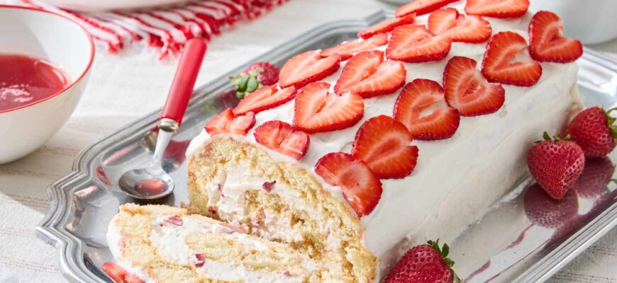 Strawberry Tiramisu Roll