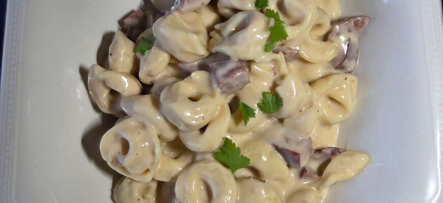 5-ingredient Creamy Tortellini and Sausage
